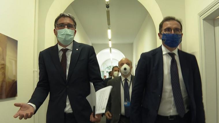 Landeshauptmann Arno Kompatscher und Regionenminister Francesco Boccia kurz vor dem 4-Augengespräch im Palais Widmann in Bozen.