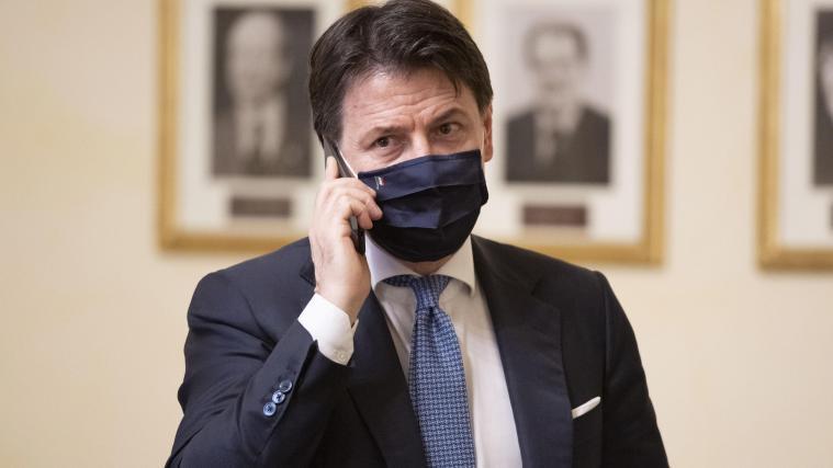 „Sehr gute Signale aus Brüssel. Die EU geht in die Richtung, die Italien gezeigt hat“, kommentierte Conte per Facebook.
