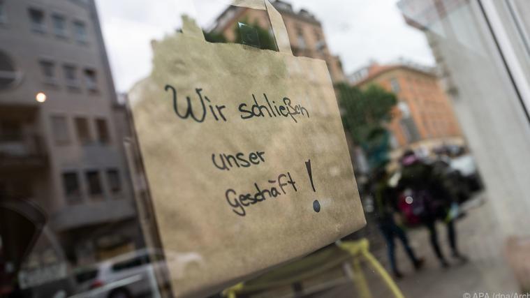 Sprunghafte Konjunktureinbrüche und Anstieg der Arbeitslosigkeit.