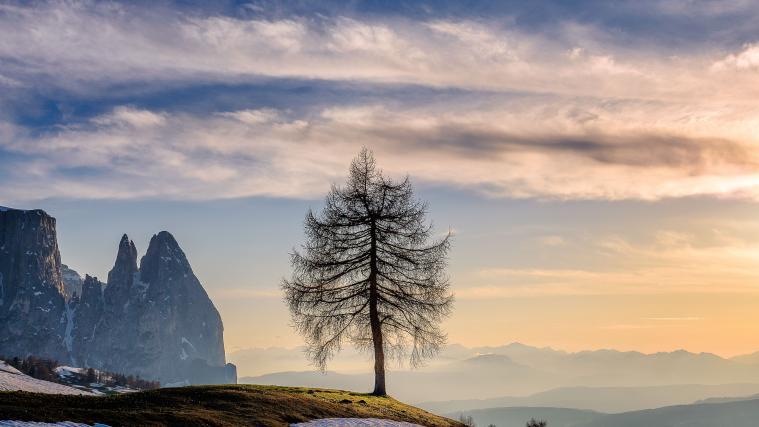 Südtirol ist eine besonders beliebte Urlaubsdestination. Für den Neustart der Tourismusbranche braucht es allerdings 2 Voraussetzungen: Klare Regeln und die Öffnung der Grenzen. Tourismuslandesrat Arnold Schuler setzt sich auf verschiedensten Ebenen dafür ein.
