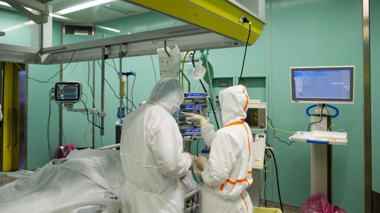 Von den 12.000 Krankenpflegern, die sich am Coronavirus angesteckt haben, sind 38 dem Covid-19 erlegen, berichtete Italiens Vize-Gesundheitsminister Pierpaolo Sileri am Dienstag.