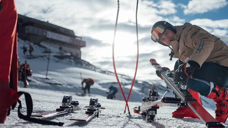 Alexander Prast bereitet sich am Stilfser Joch auf die neue Saison vor.