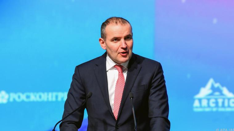 Amtsinhaber Gudni Johannesson ist absoluter Favorit,.
