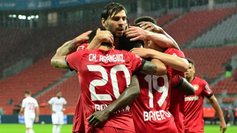Bilder wie diese gehören in der Fußball-Bundesliga wieder zum Alltag.