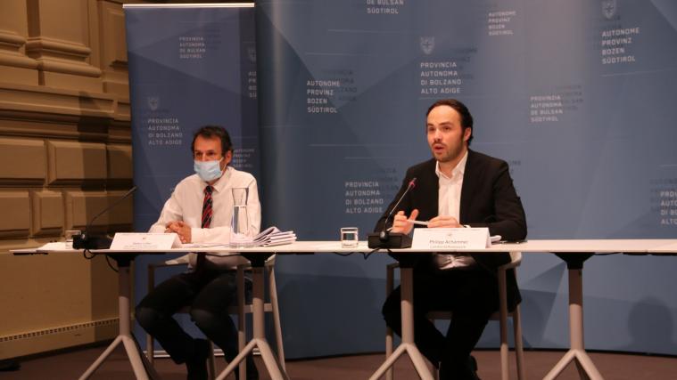 Der Arbeitsmarktbericht für das Halbjahr November 2019 bis April 2020 wurde n von Abteilungsdirektor Stefan Luther und Landesrat Philipp Achammer im Landhaus 1 in Bozen vorgestellt.