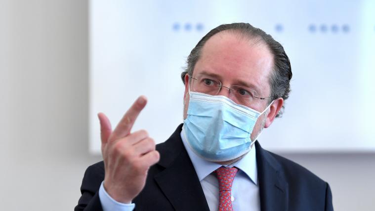 Der österreichische Außenminister Alexander Schallenberg stellt eine Grenzöffnung für einzelne italienische Regionen in Aussicht.