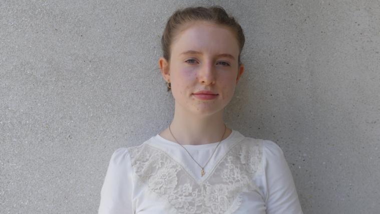 Die 16-jährige Annika Stifter hat den Schülerpreis CLAUS 2020 gewonnen.