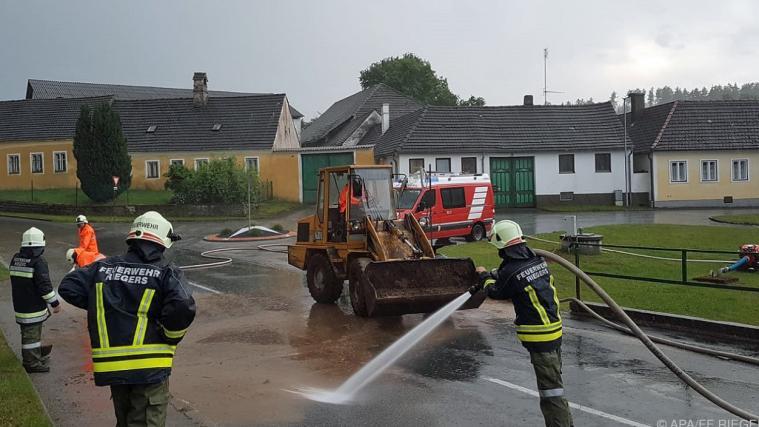Die niederösterreichischen Feuerwehren standen im Dauereinsatz.