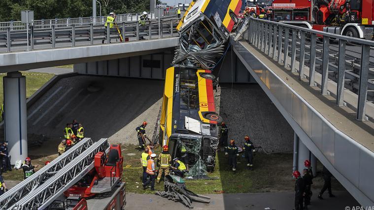 Einer der Insassen überlebte das Unglück nicht.