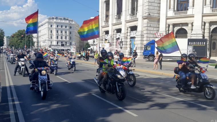 Eingebettet war der Regenbogen-Corso in die "Global Pride".