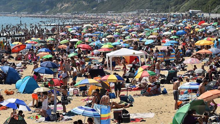 Im Badeort Bournemouth war die Lage nicht mehr zu beherrschen.
