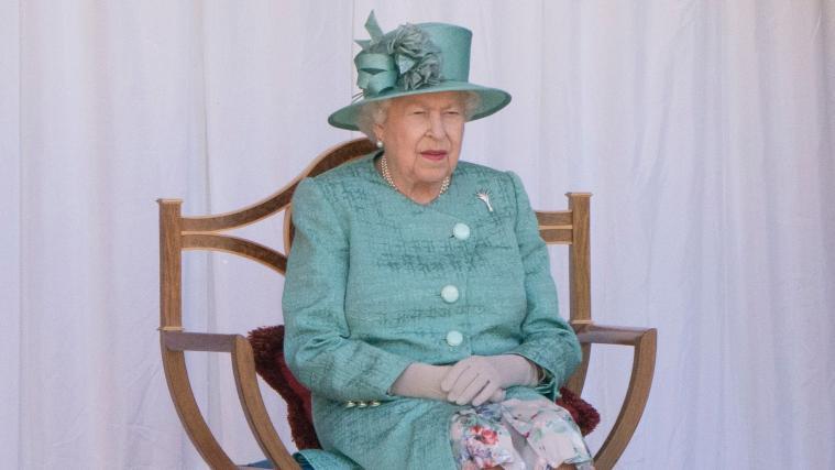 Queen Elizabeth konnte das Pferderennen zum ersten Mal nicht im Stadion verfolgen.