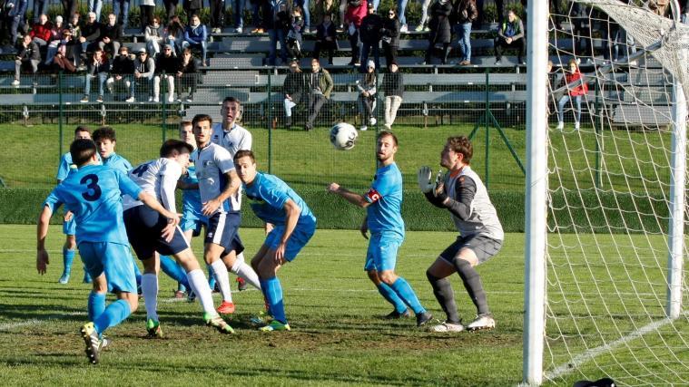 Stegen (in blau) gegen Bruneck – ob es dieses Duell im nächsten Jahr in der Landesliga wieder geben wird?