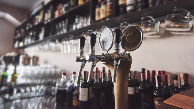 Tausende britische Pubs sind durch die Coronakrise bedroht.