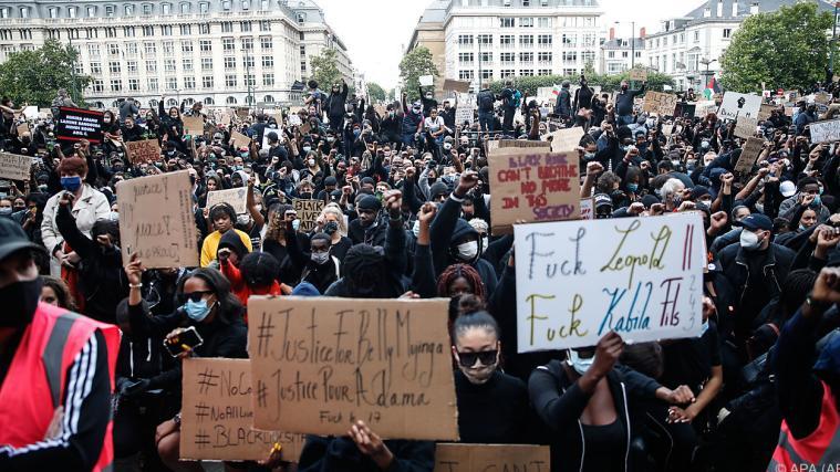 Tausende nahmen an der Anti-Rassismus-Demo in Brüssel teil.