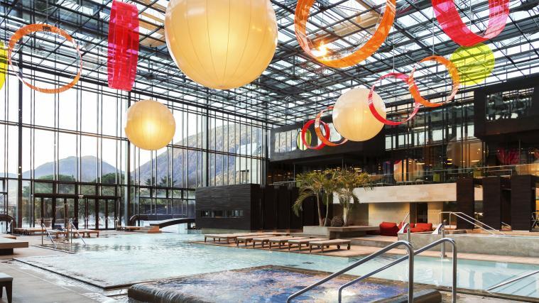 Therme Meran: Badehalle jetzt geöffnet.
