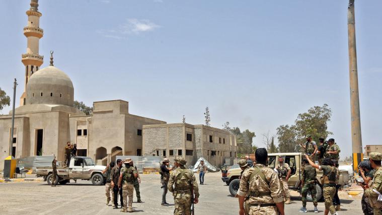 Zuletzt war es Regierungstruppen mit Hilfe der Türkei gelungen, Haftars sogenannte Libysche Nationalarmee (LNA) wieder stark aus dem Westen Libyens zurückzudrängen.