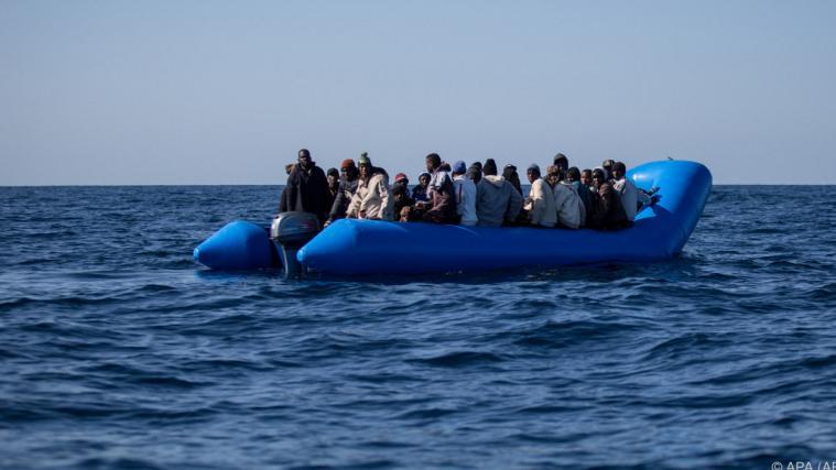 65 Bootsmigranten wurden positiv auf das Coronavirus getestet.
