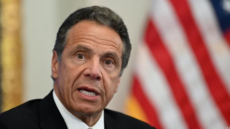 Cuomo schottet seinen Bundesstaat weiter ab.