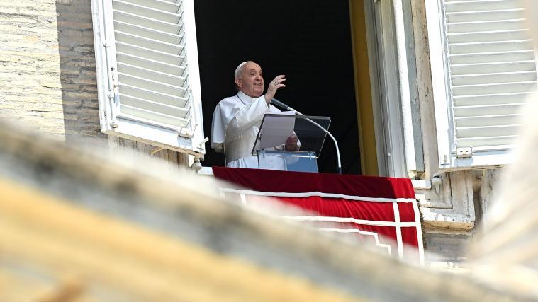 Der Papst äußerte sich am Sonntag nach dem Angelus-Gebet auf dem Petersplatz.