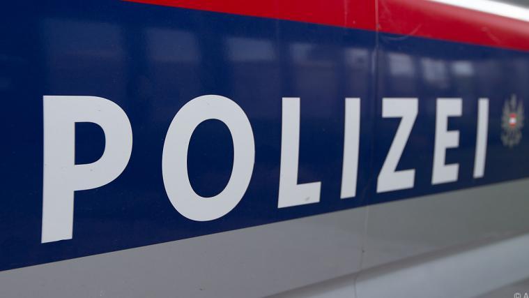 Die Polizei erklärt das Unfallgeschehen.