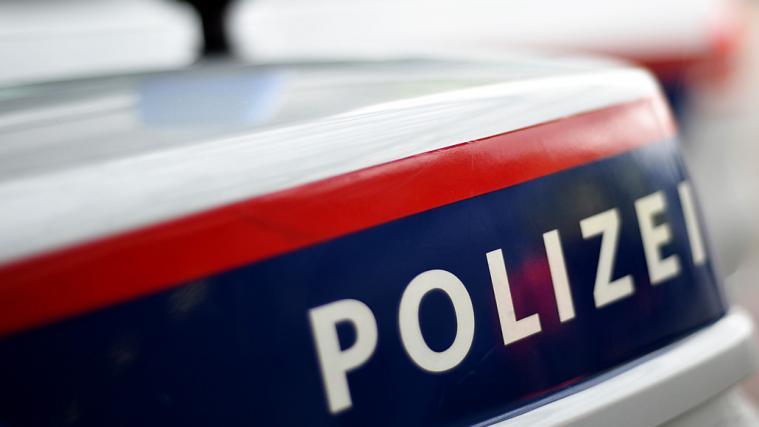 Die Polizei war mit ihrem Hubschrauber ebenfalls im Einsatz.