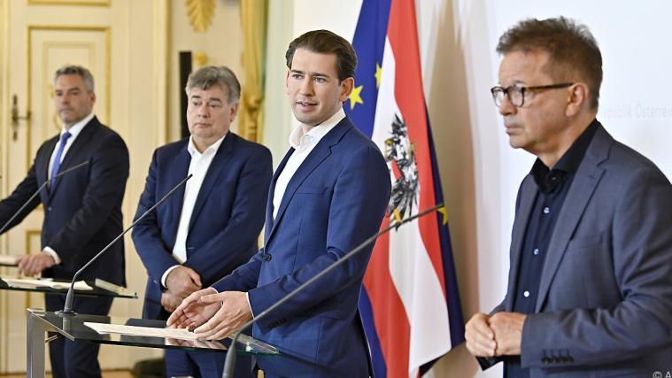 Die Regierung hat ein Auge auf die Entwicklung.