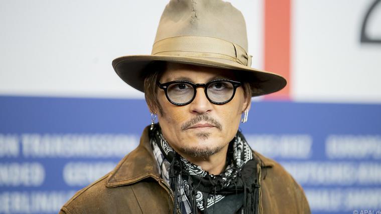 Hollywoodstar Depp verklagt britischen Verlag.