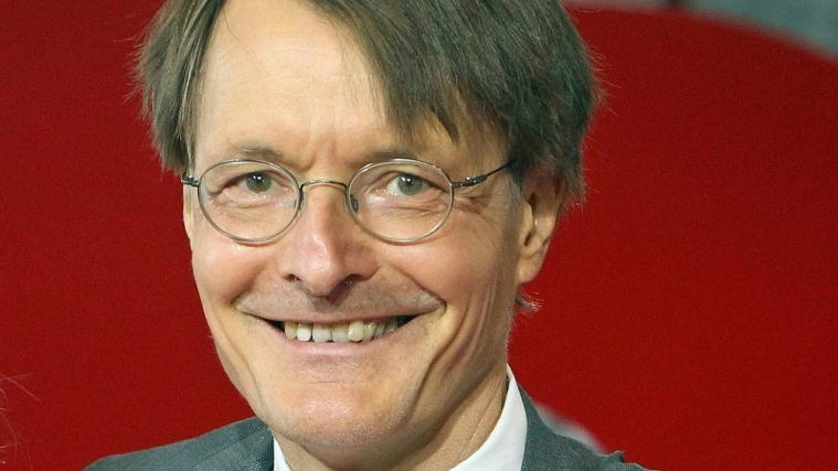 Karl Lauterbach spricht sich für Tests bei Urlaubsrückkehrern aus.