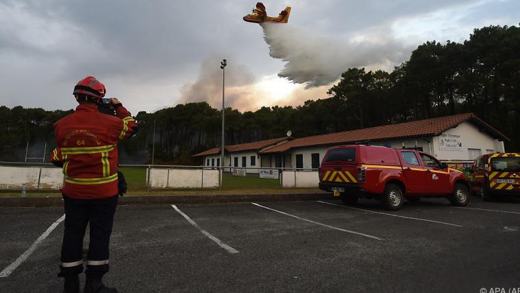 Mehrere Häuser wurden durch die Flammen beschädigt.