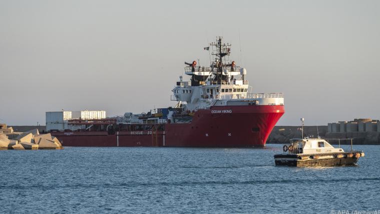 „Ocean Viking" soll zu viele Passagiere befördert haben.