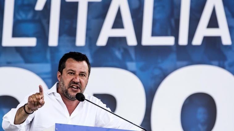Von Rom aus entsenden wir ein Signal der Hoffnung für Italien. Die Mitte-Rechts-Kräfte wollen Italien in den nächsten Jahren regieren“, sagte Salvini.