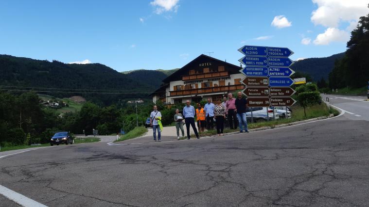 Vor allem für die Fahrgäste des öffentlichen Nahverkehrs und für die Fußgänger soll die Straße rund um das Hotel Brückenwirt übersichtlicher werden.