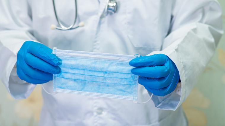 Weltweit wurden der WHO zufolge seit dem Beginn der Epidemie Ende des vergangenen Jahres bis Samstag knapp 15,6 Millionen Infektionen berichtet.