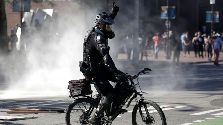 Zusammenstöße zwischen Demonstranten und der Polizeihaben sich in Seattle ereignet.