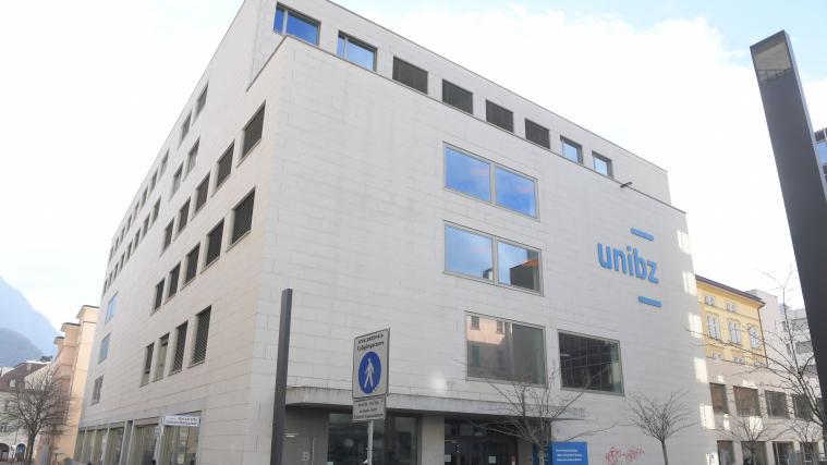 Die Freie Universität Bozen ist weltweit nicht mehr unter den besten 1000 Universitäten.