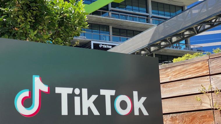 Die Regierung in Washington warnt schon länger, über TikTok könnten Daten von US-Amerikanern in die Hände chinesischer Behörden geraten.
