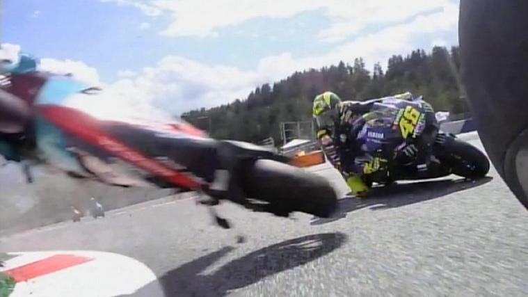Eine Sequenz des Horrorunfalls beim MotoGP-Rennen in Spielberg.