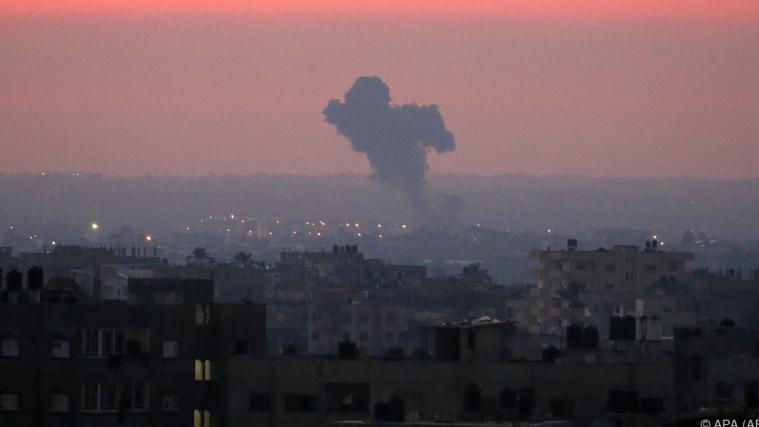 Einschläge in Gaza.
