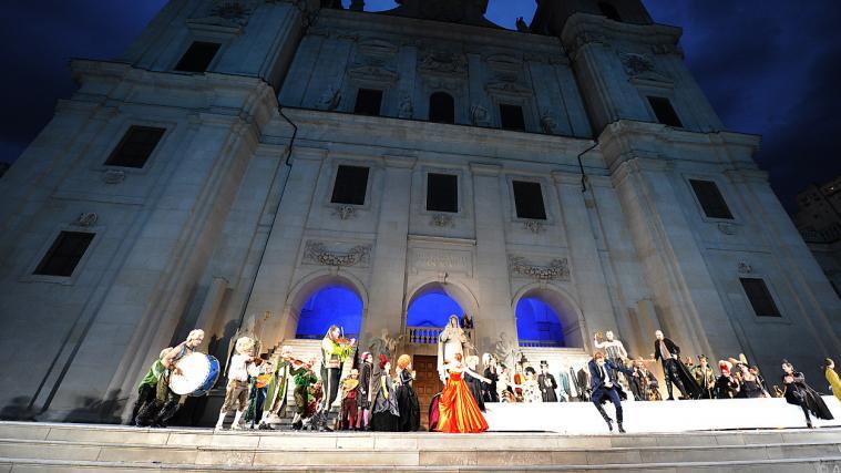 "Jedermann"-Aufführung auf dem Salzburger Domplatz im Jahr 2011.