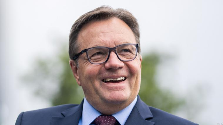 Platter will "Stabilität und Kontinuität".