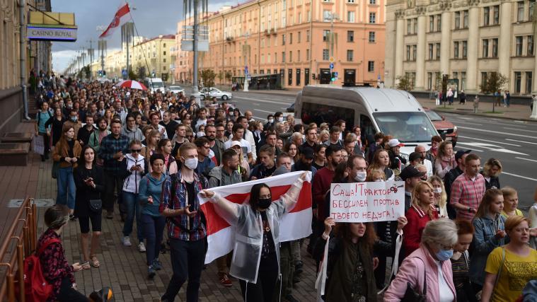 Seit der umstrittenen Wahl vor rund 3 Wochen gibt es landesweit Demonstrationen gegen Staatschef Alexander Lukaschenko.