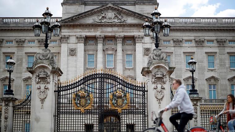 Auch Jobs im Buckingham Palace betroffen.