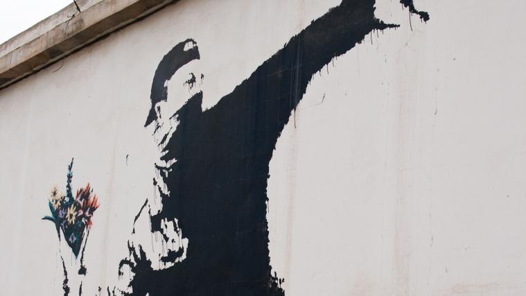 Banksys „Flower Thrower“.
