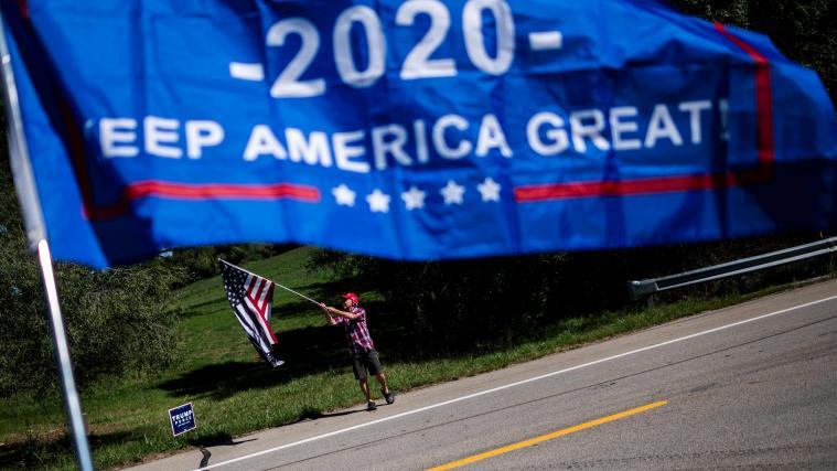 Bei einer Bootsparade in Texas zur Unterstützung des Präsidentschaftswahlkampfs von Amtsinhaber Donald Trump sind mehrere Boote in Seenot geraten.