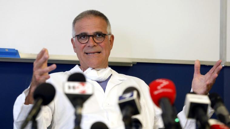Berlusconis Arzt Alberto Zangrillo sprach bei einer Pressekonferenz am Montag über den Gesundheitszustand des Ex-Premiers.