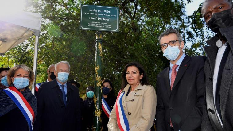 Bürgermeisterin Anne Hidalgo weihte am Samstag einen Park ein, der nach der jungen Schwarzen Solitude benannt wurde und in dem die Statue errichtet werden soll.