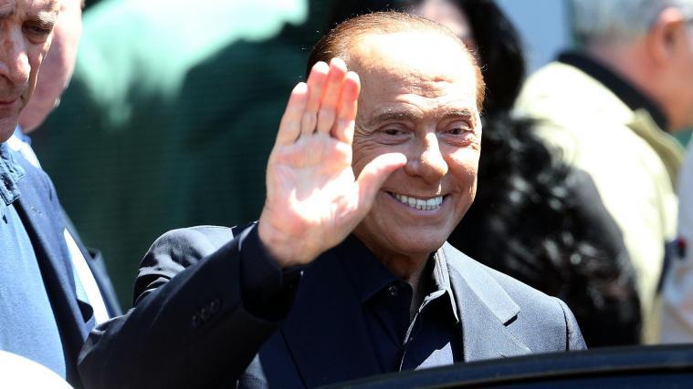 Der ehemalige italienische Regierungschef Silvio Berlusconi ist nach seiner Corona-Infektion weiter auf dem Weg der Besserung.