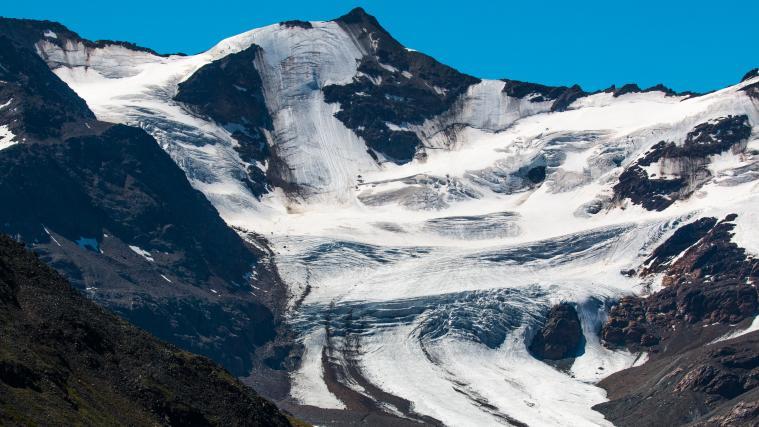 Der Gletscher Forni, der größte Gletscher der Ortler-Alpen, besteht wegen der Schmelze jetzt nur noch aus 3 Teilen, die nicht mehr miteinander verbunden sind.