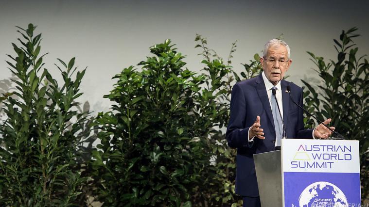 Der österreichische Bundespräsident Van der Bellen warnt vor "business as usual".